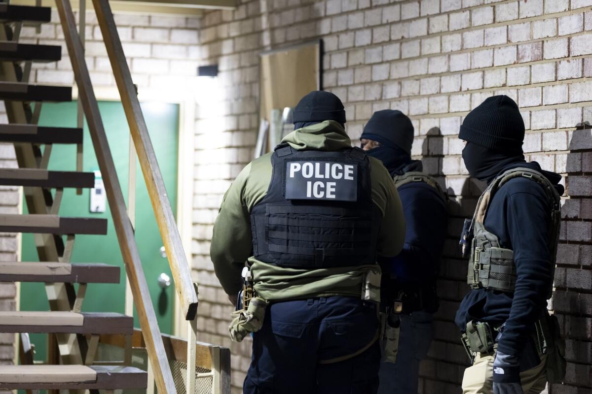 Especialistas aseguraron que el reciente actuar del ICE conllevará detenciones arbitrarias y violaciones a derechos humanos.