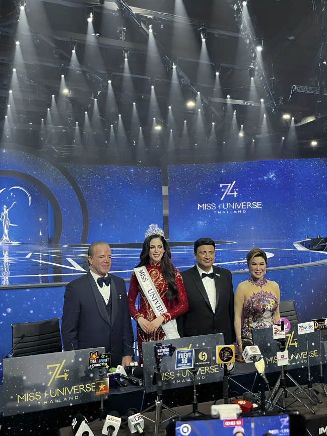 Director de Miss Universo prepara demanda por difamación