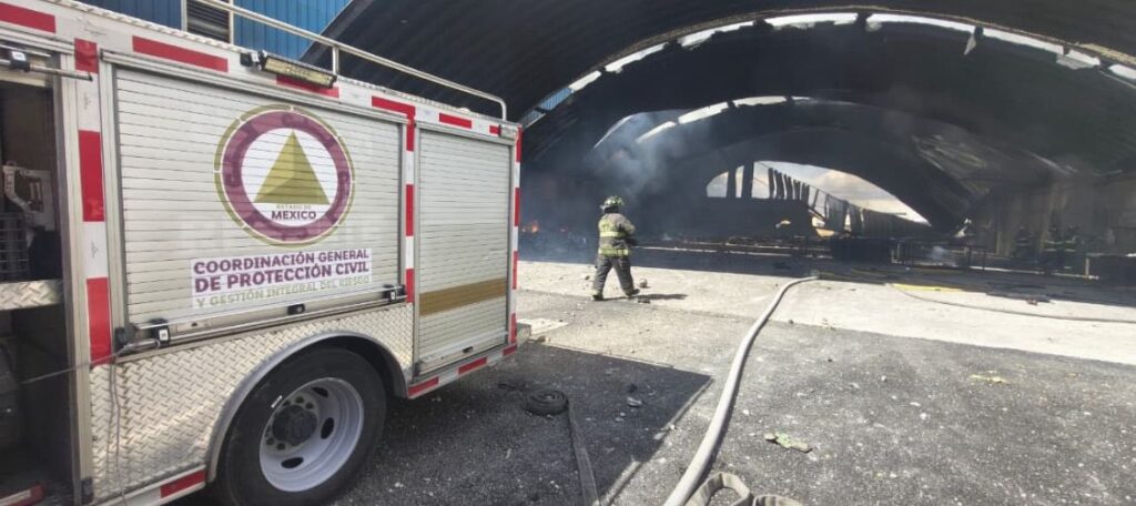 bomberos trabajan zona avioneta 