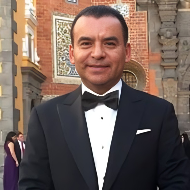 La jueza otorgó la liberación del exdiputado ya que el político y empresario bajacaliforniano promovió un juicio de amparo.