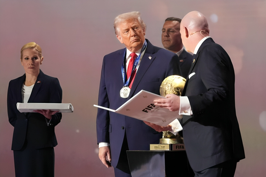 Donald Trump recibe Premio de la Paz de la FIFA
