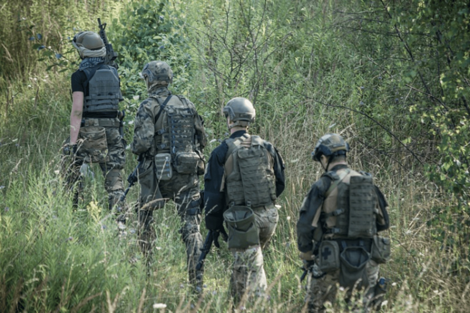 ¿Qué hace ICE contratando mercenarios?