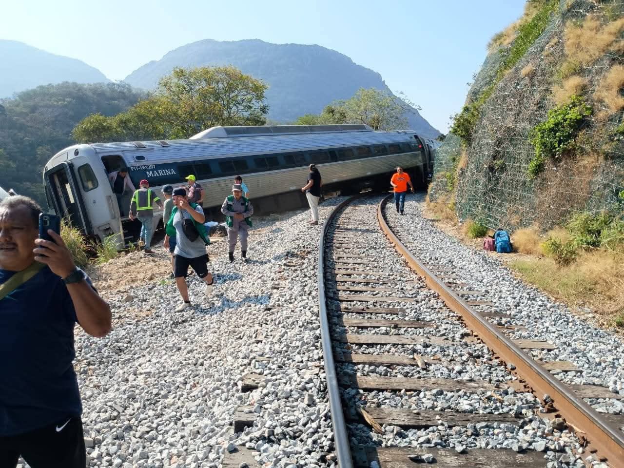 Marina actualiza número de víctimas mortales por descarrilamiento del tren Interoceánico