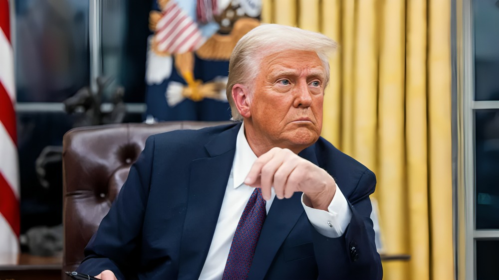 Trump pide a Maduro dimitir