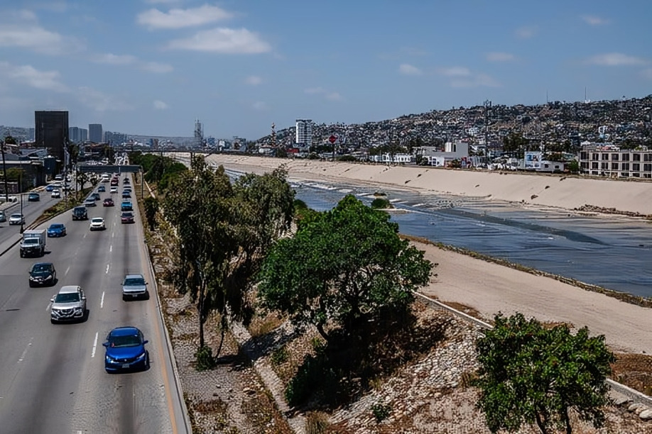 Trump exige a México resolver problemas de agua de inmediato
