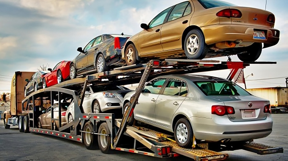 Gobierno amplía decreto de importación de autos usados