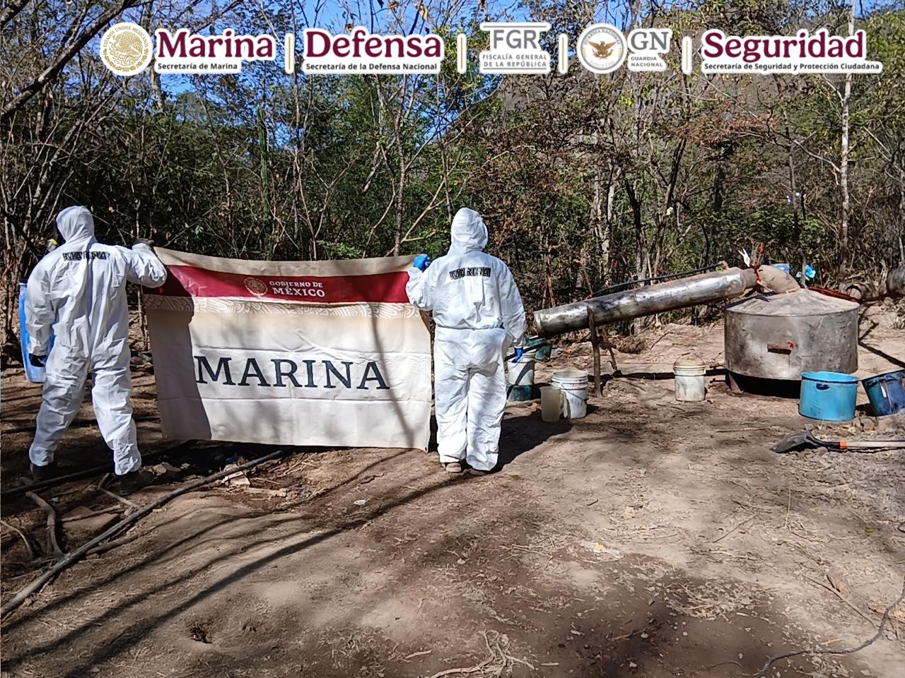 Marina desmantela laboratorios 