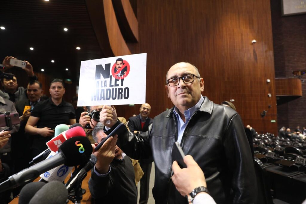 PRI protesta diputados