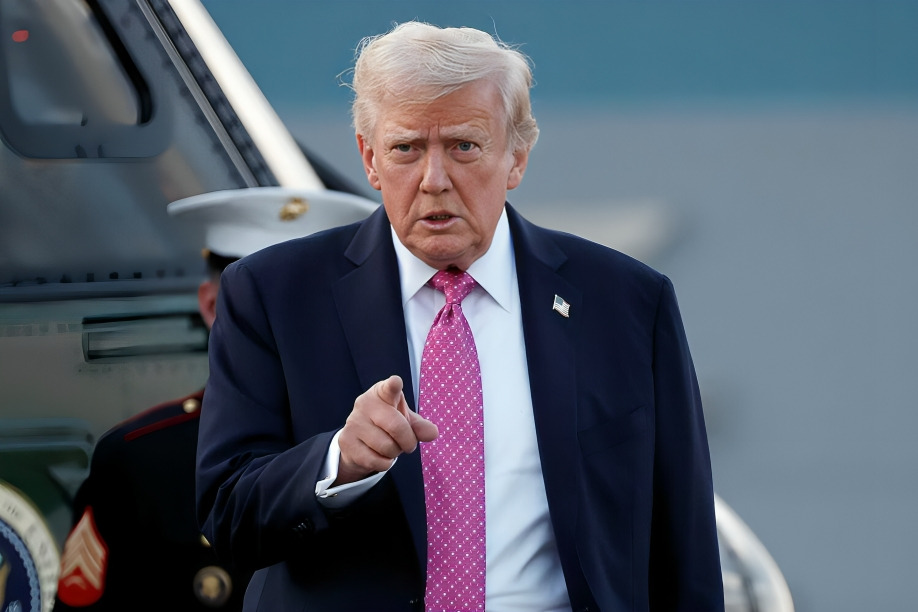 Trump amenaza a Francia con arancel de 200% a vino y champán