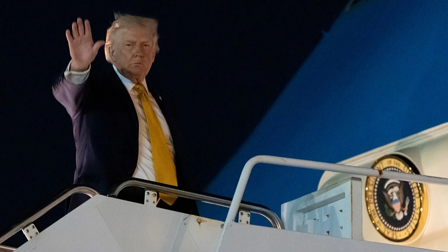 Trump reitera amenazas a México 