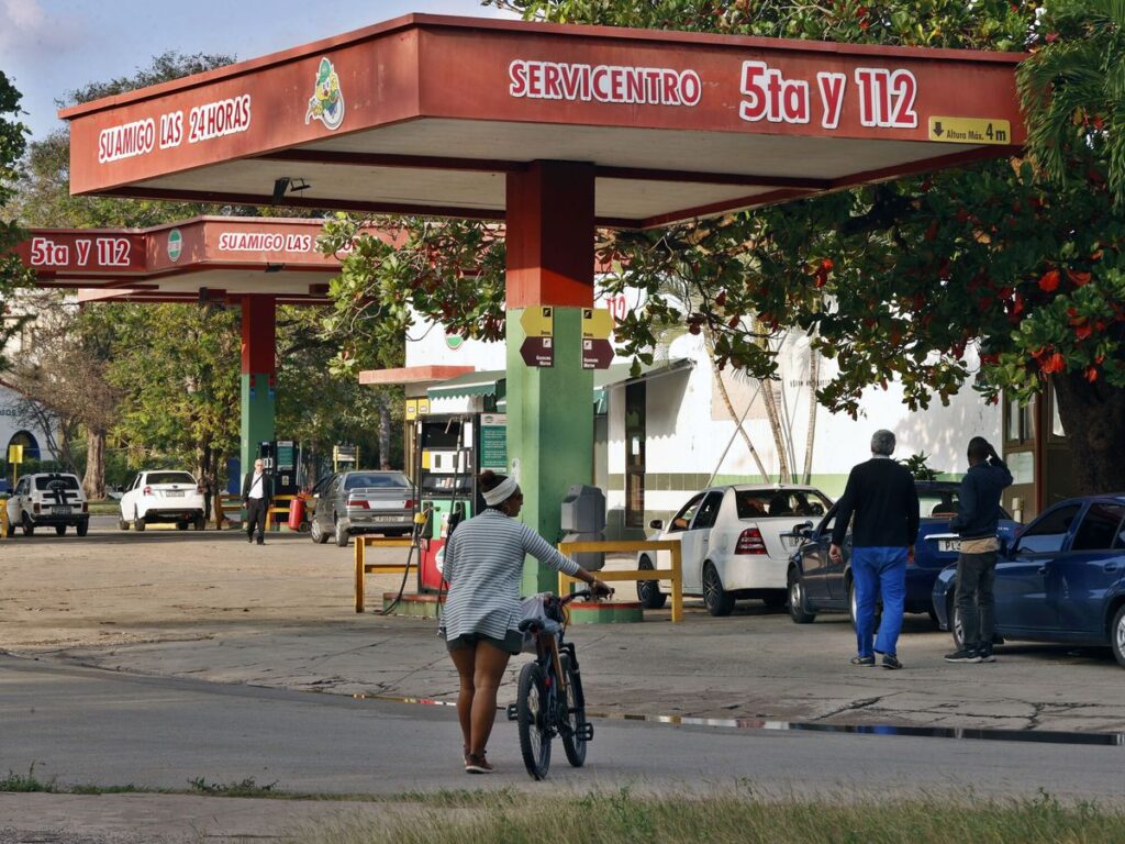 EU niega petróleo a Cuba