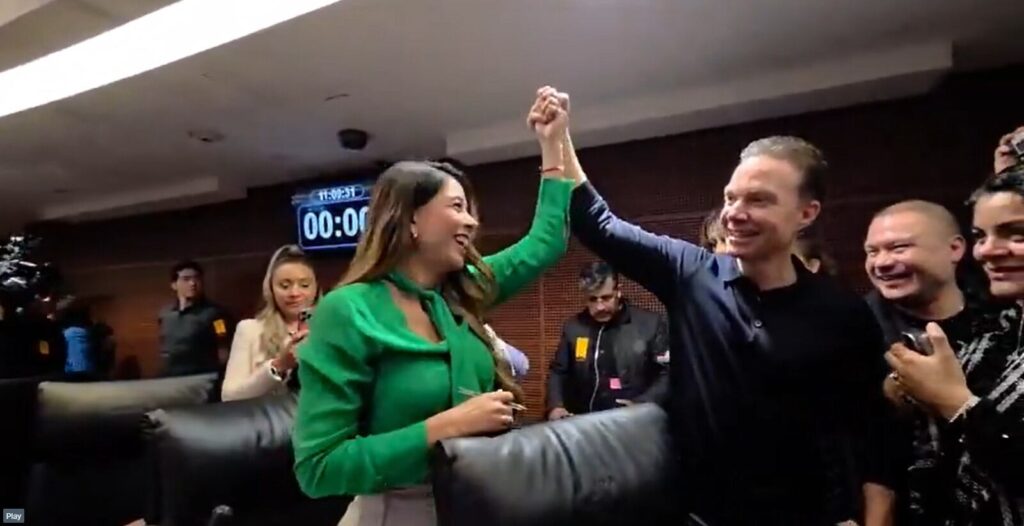 Manuel Velasco y Ruth González