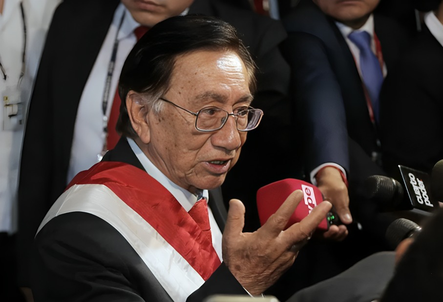 ¿Quién es José María Balcázar, nuevo presidente de Perú?
