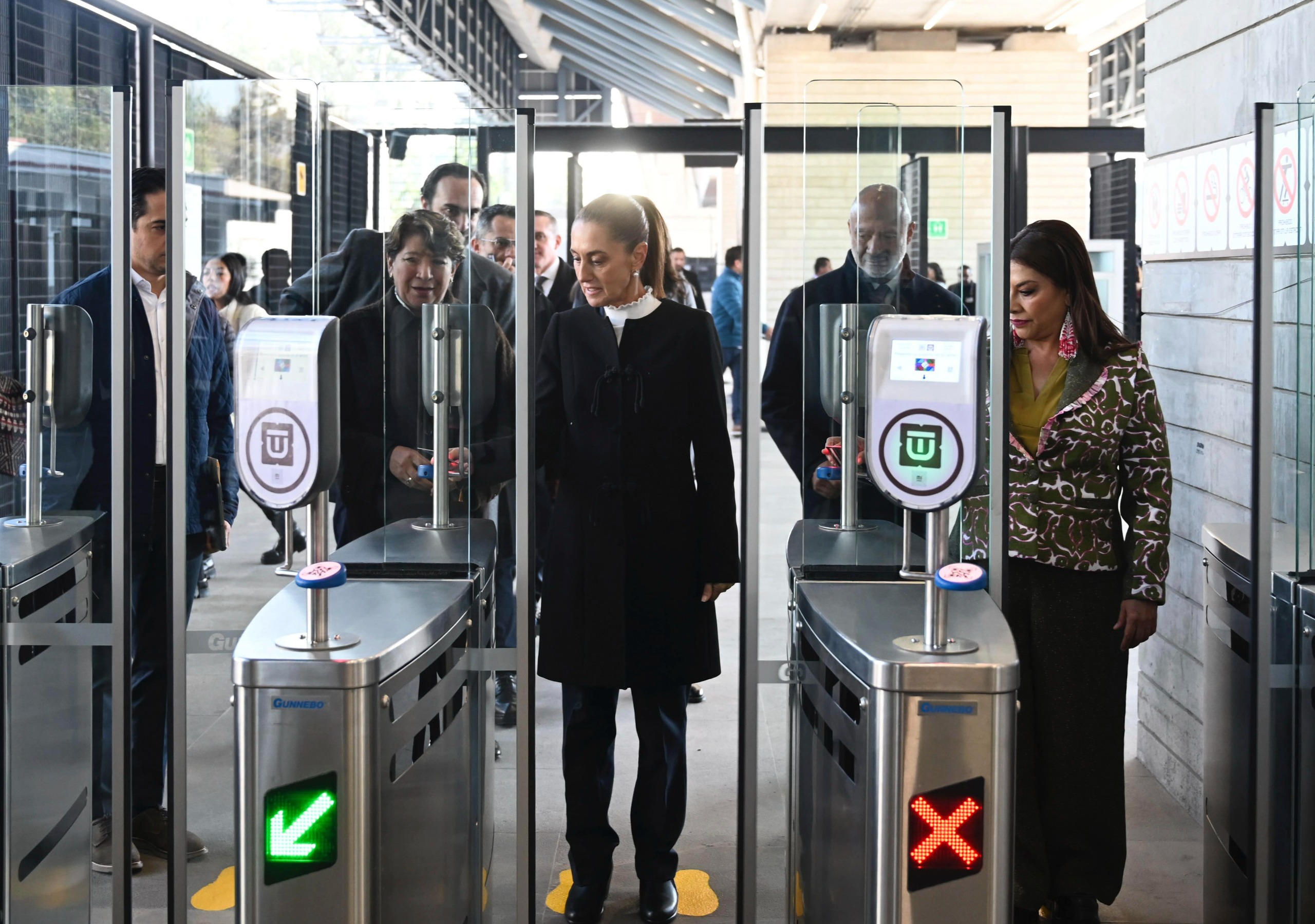 Sheinbaum inaugura tren interurbano 