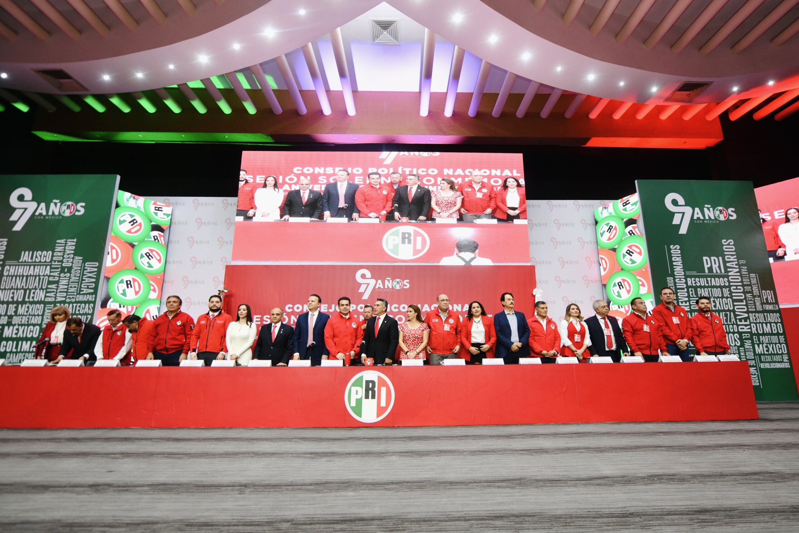 97 años PRI