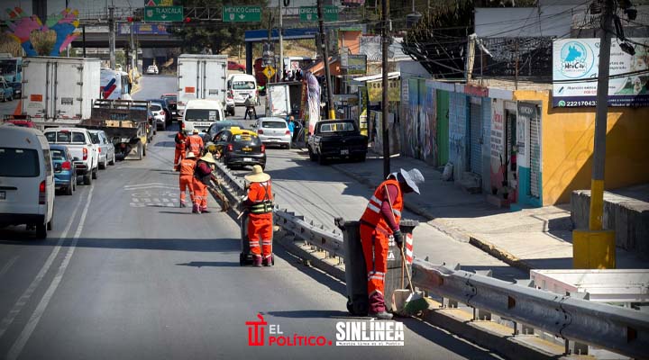Ayuntamiento de Puebla limpia accesos principales de la ciudad