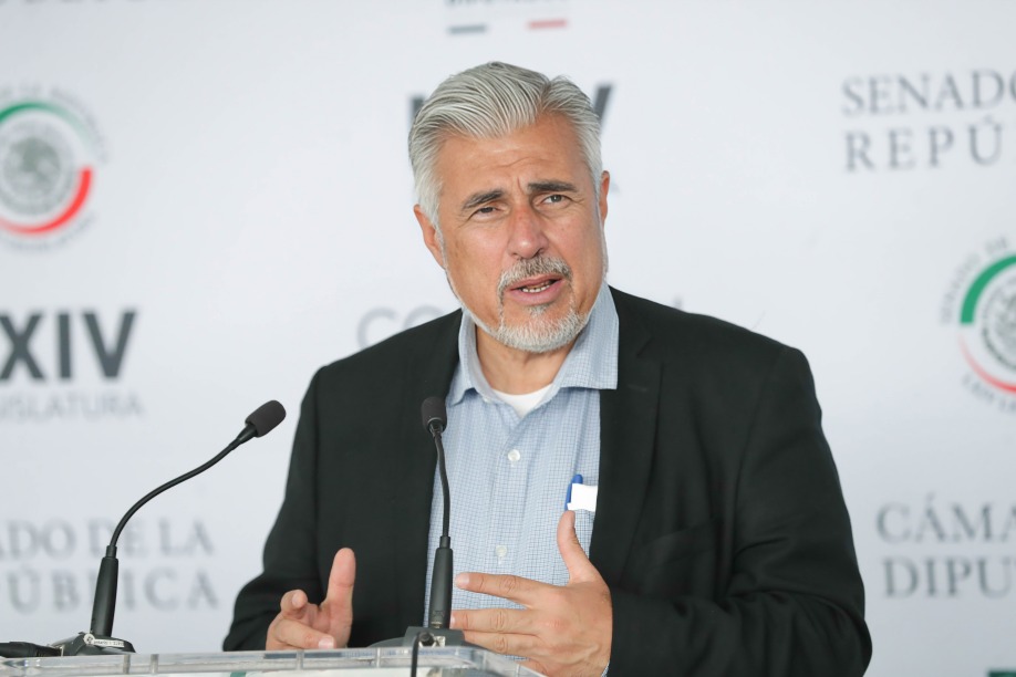 ¿De qué se le acusa a José Narro?