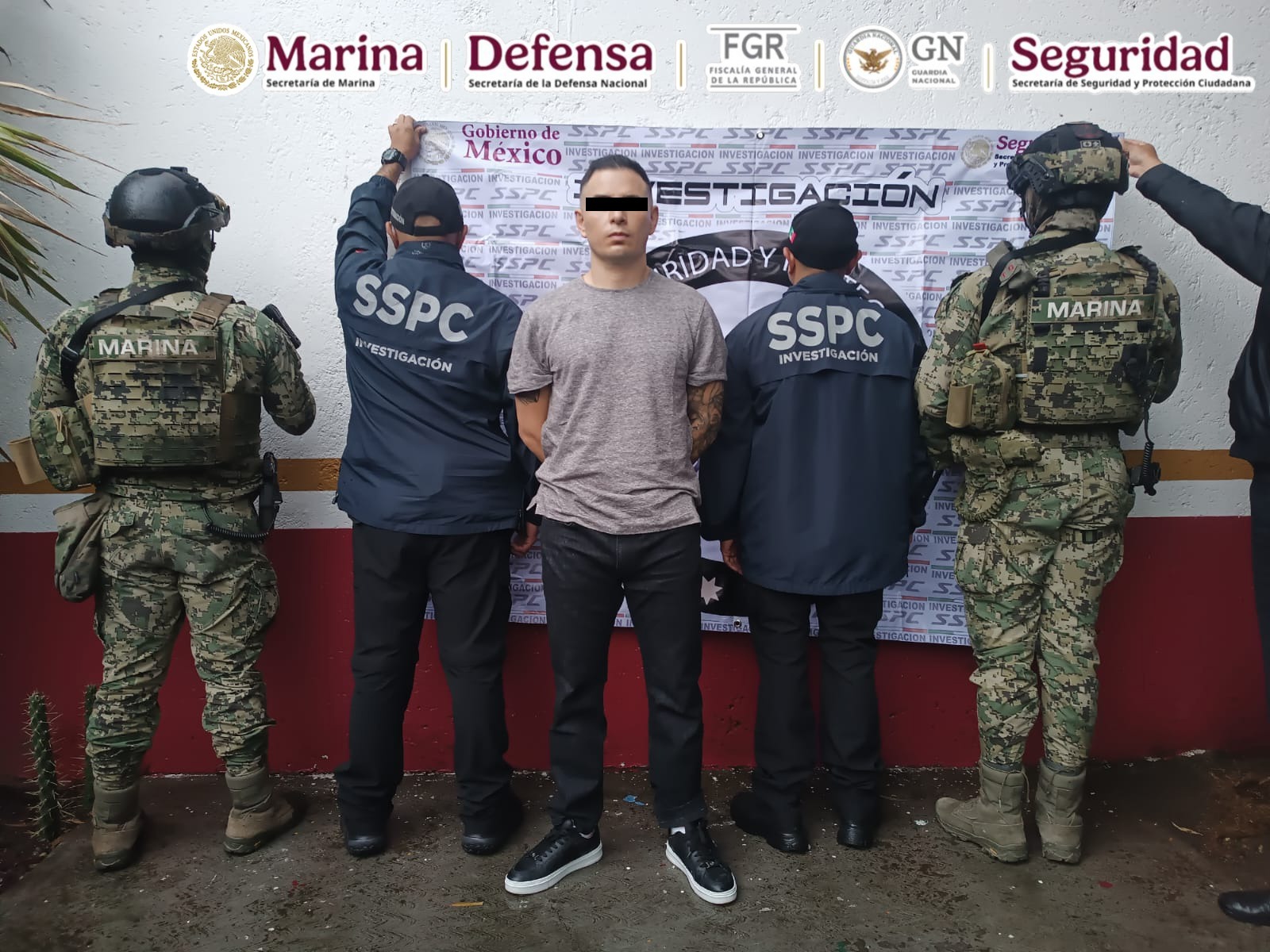 Las autoridades de México y Colombia detuvieron en la Ciudad de México a Lobo Menor, presunto líder criminal con ficha roja de Interpol. 