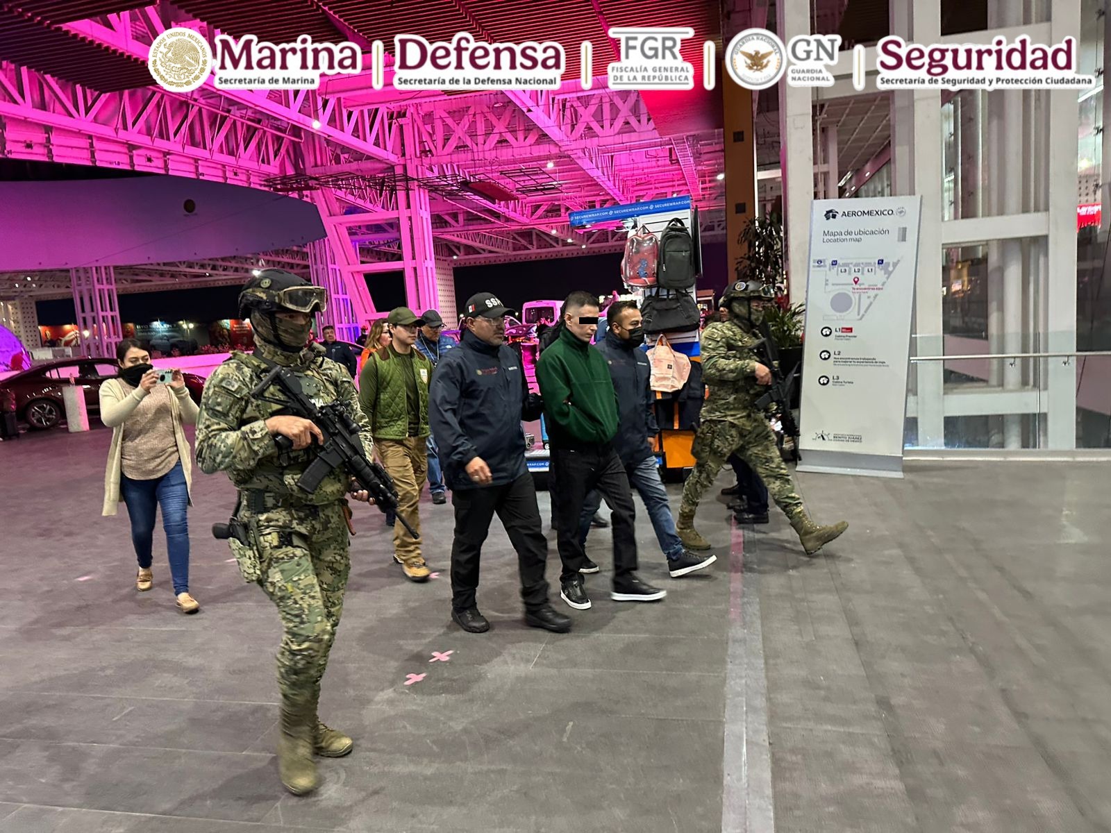 Las autoridades de México y Colombia detuvieron en la Ciudad de México a Lobo Menor, presunto líder criminal con ficha roja de Interpol. 