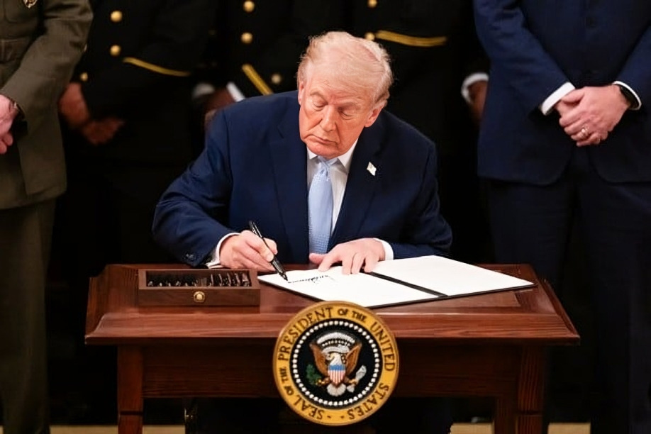 EU emitirá nuevos dólares con la firma de Trump