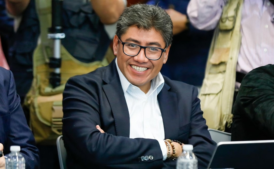 Saúl Monreal busca reunión con Luisa Alcalde para candidatura