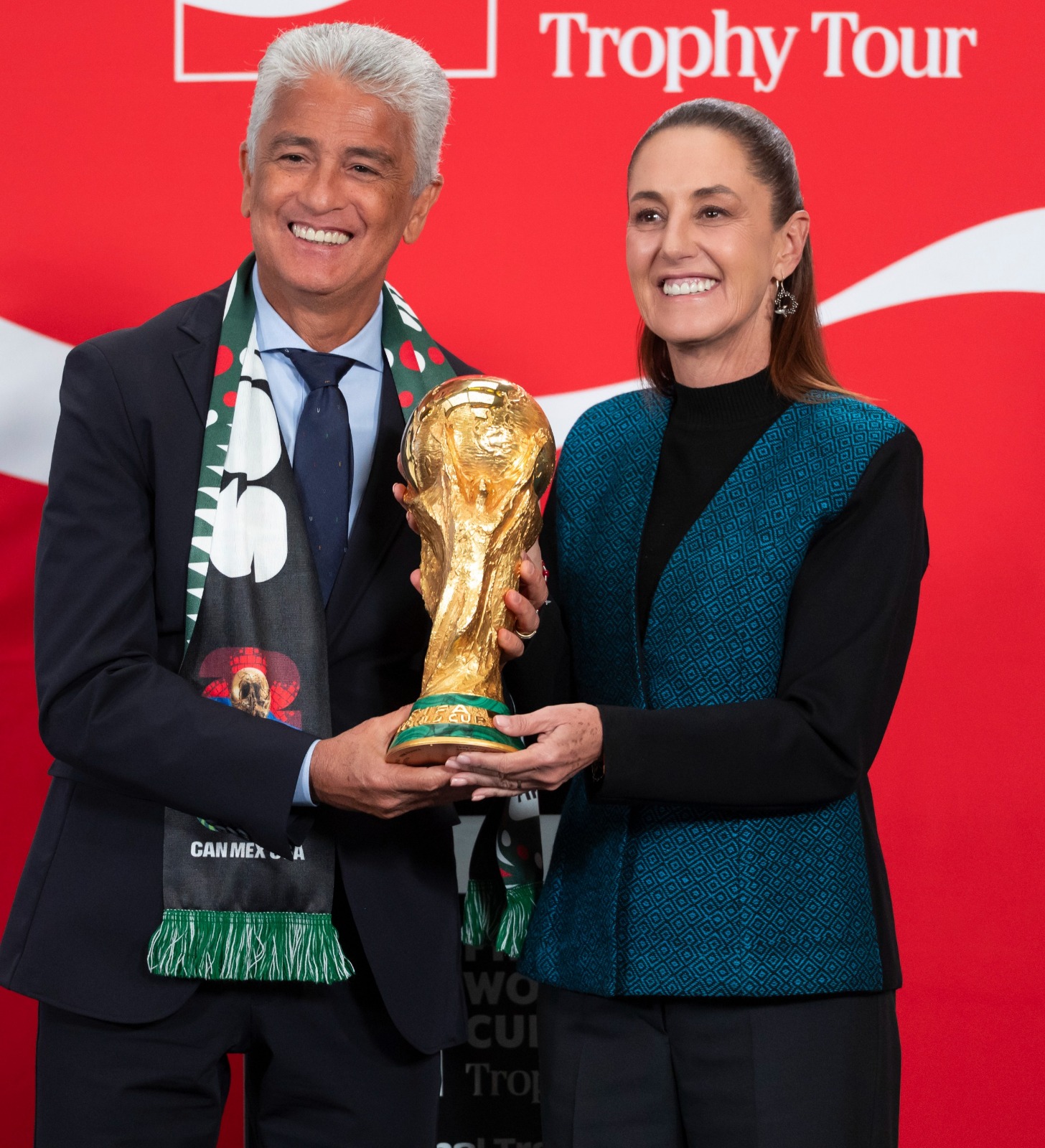 Sheinbaum recibe la Copa del Mundo