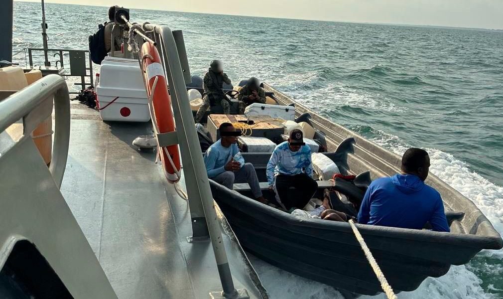 Marina asegura una tonelada de cocaína en costas de Chiapas