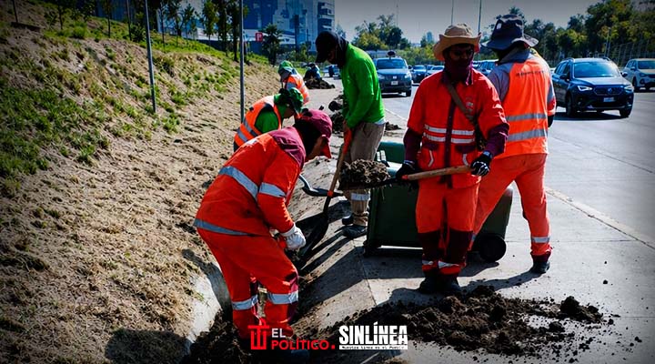 Gobierno de la Ciudad intensifica limpieza de cunetas en Bulevar Atlixcáyotl