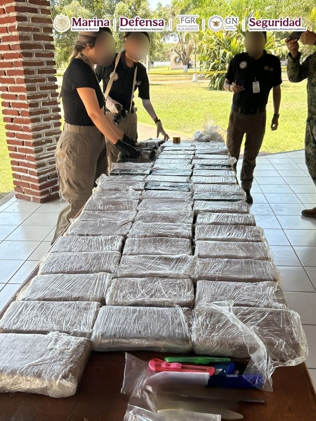 Marina asegura 265 kilos de cocaína en Michoacán