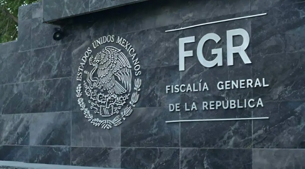 Periodista denuncia a Jenaro Villamil y Miguel Elorza