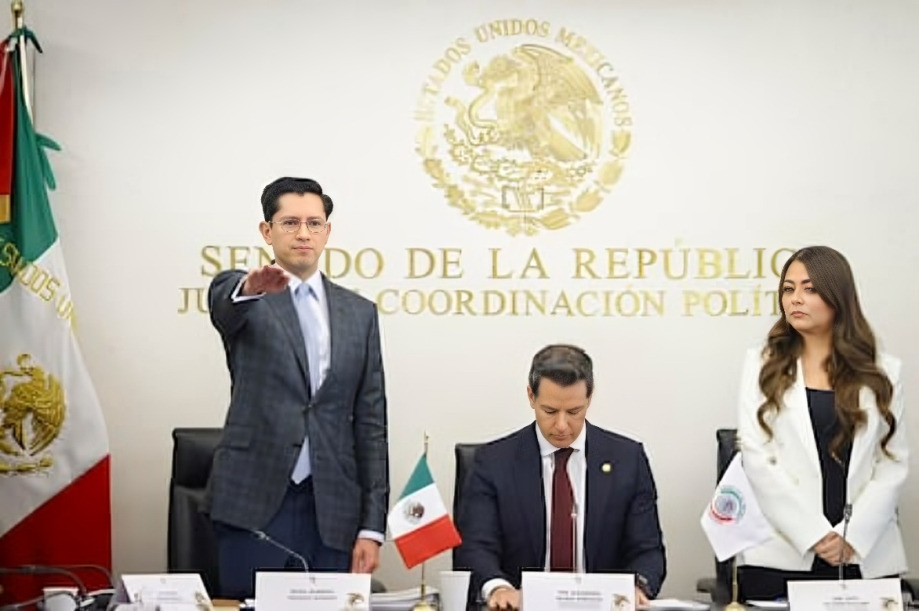 Senado ratifica a Roberto Velasco como nuevo canciller