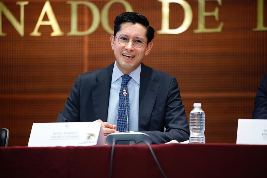 Senado ratifica a Roberto Velasco como nuevo canciller