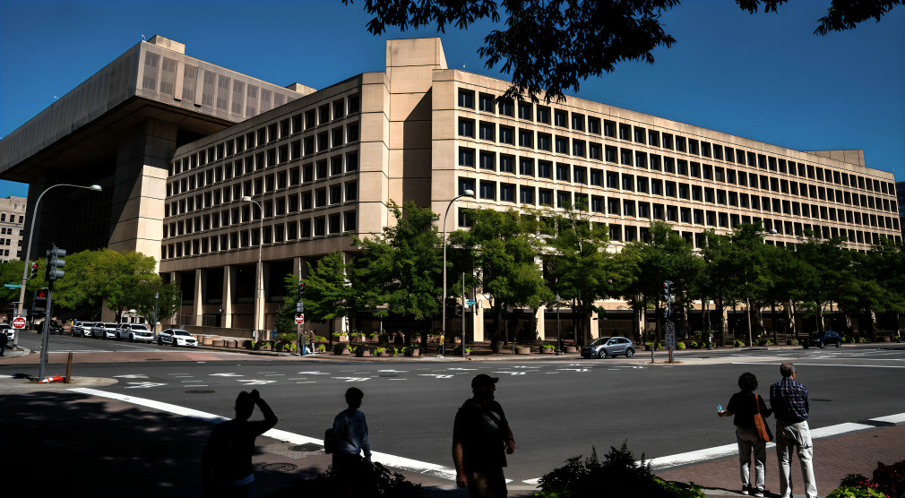 Detienen a exagente de la CIA por fraude al gobierno de EU