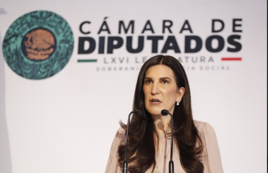 Kenia López Rabadán