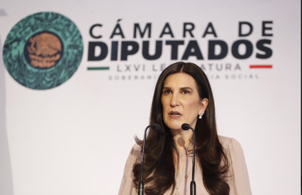 Kenia López Rabadán