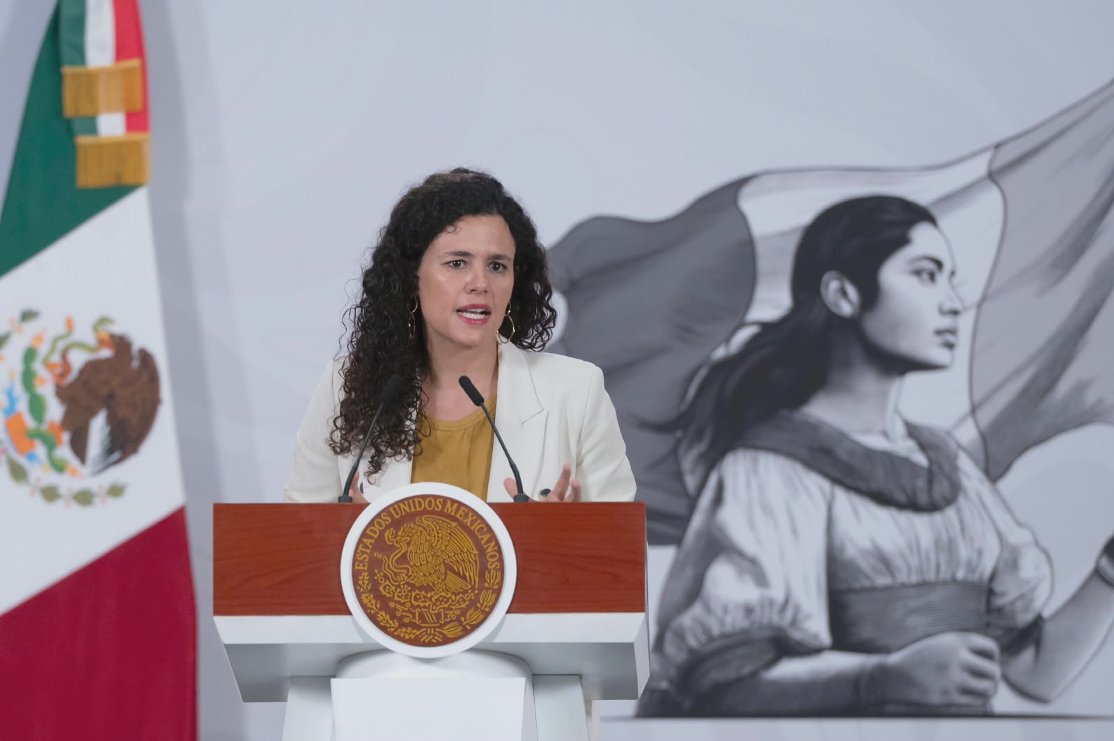 Luisa Alcalde 4 de mayo