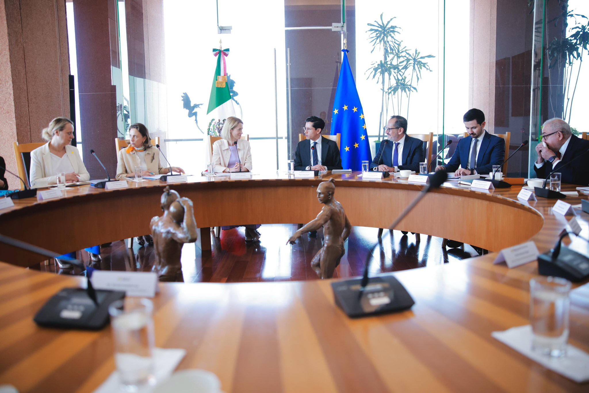 México y UE refuerzan cooperación contra lavado de dinero y crimen organizado