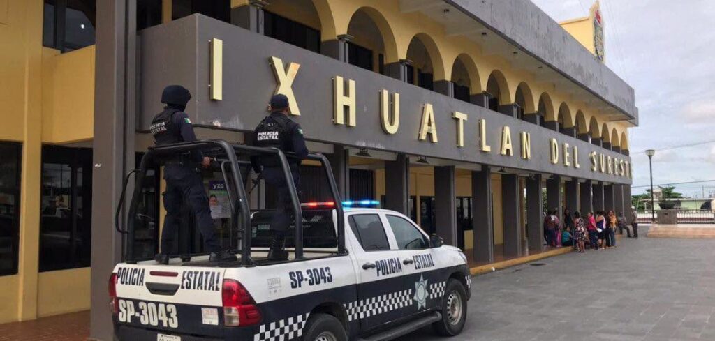 detención policías de Ixhuatlán