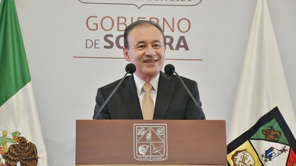 EU niega que Durazo y Villarreal tengan permisos especiales