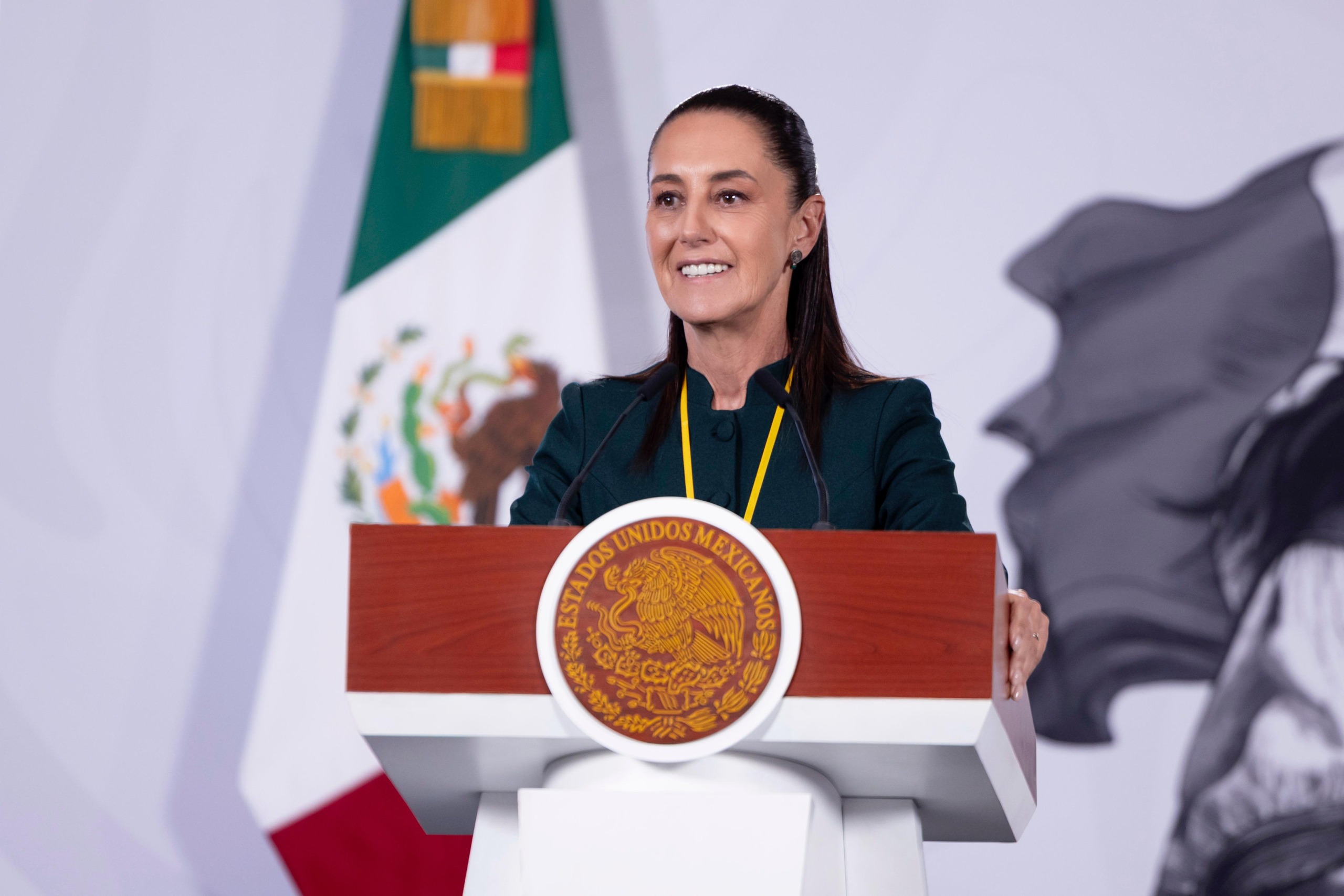 Exportaciones mexicanas crecen 25% en mayo
