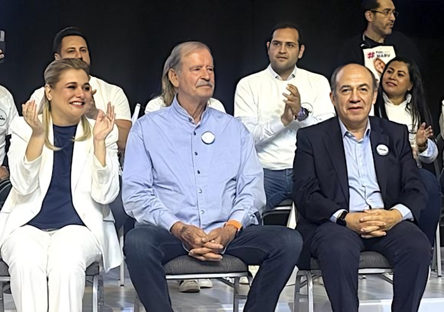 Vicente Fox y Calderón con Maru