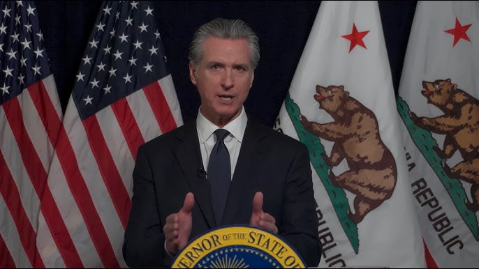 Gavin Newsom acusa persecución 