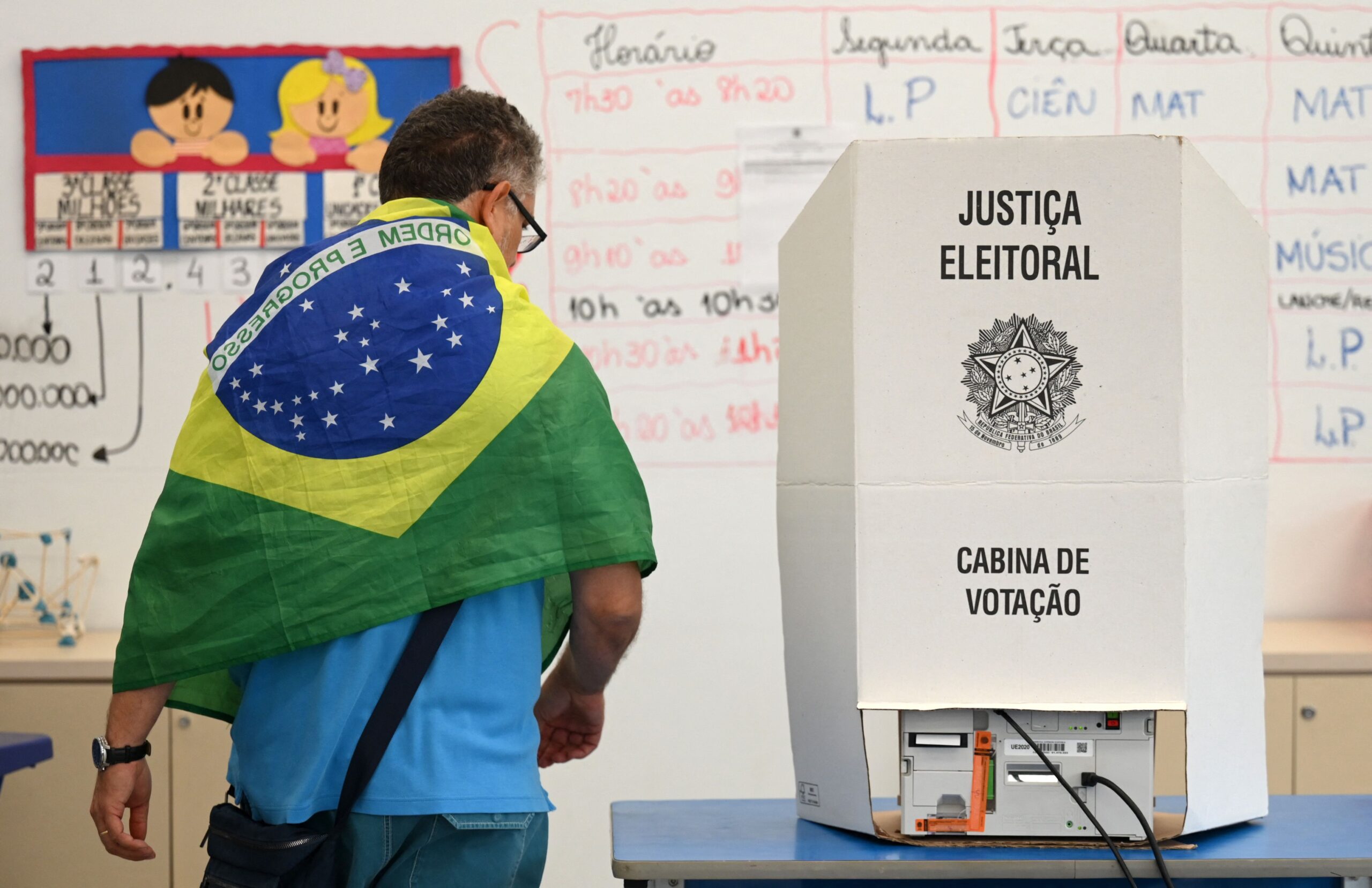 Lula señala que Trump no debe meterse en las elecciones