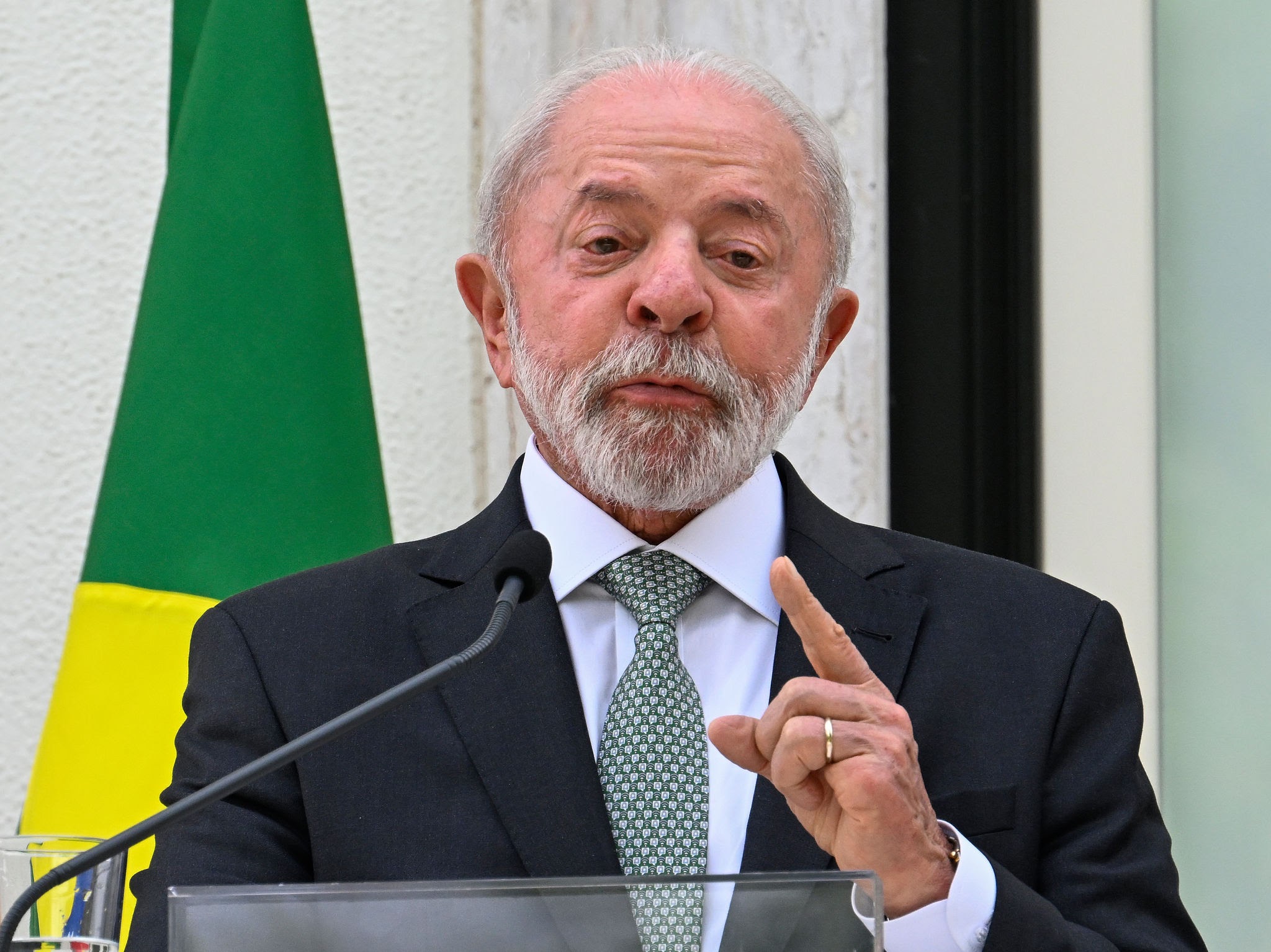 Lula señala que Trump no debe meterse en las elecciones