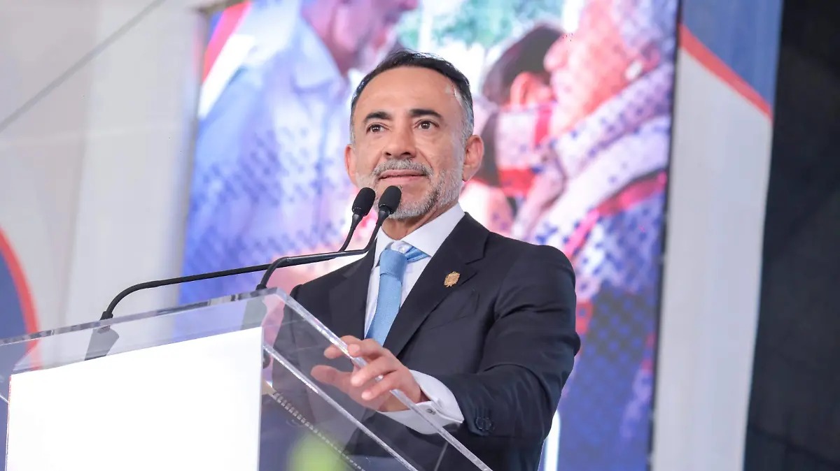 Morena pide separar del cargo a alcalde de Metepec