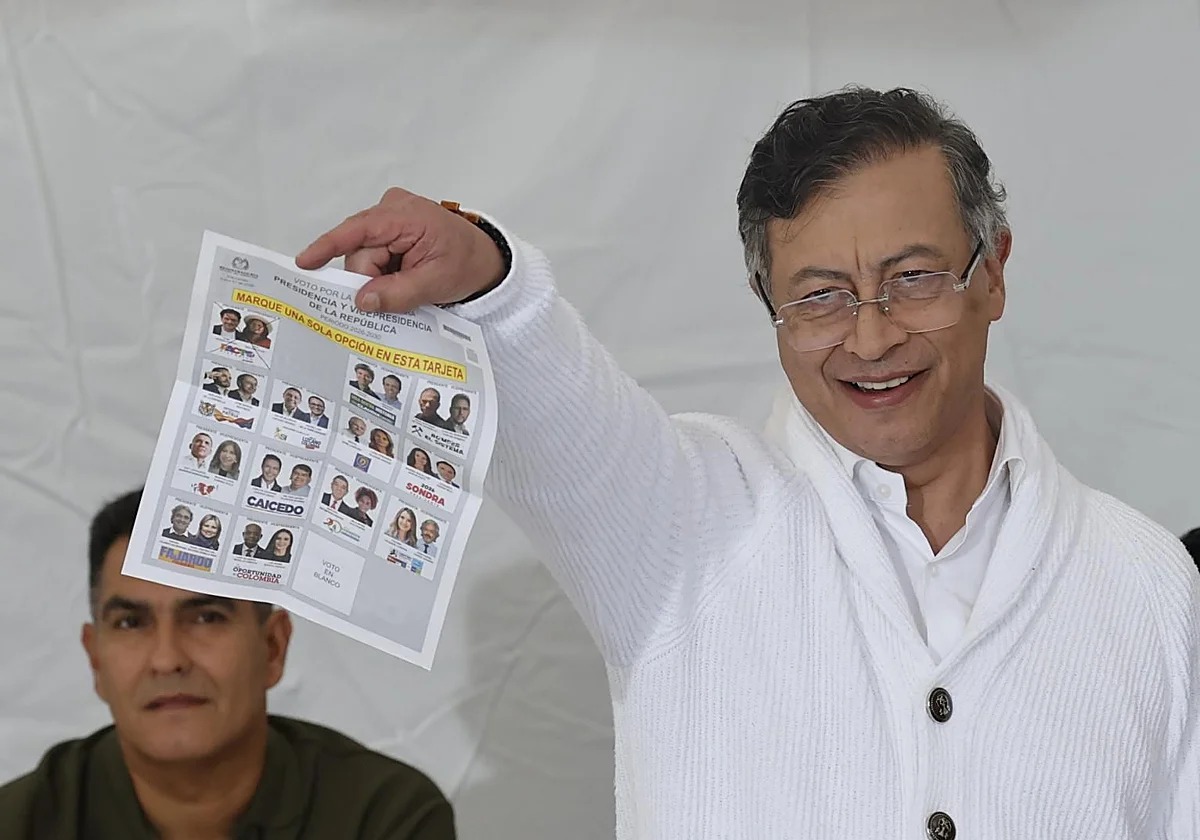 Petro cuestiona resultados electorales