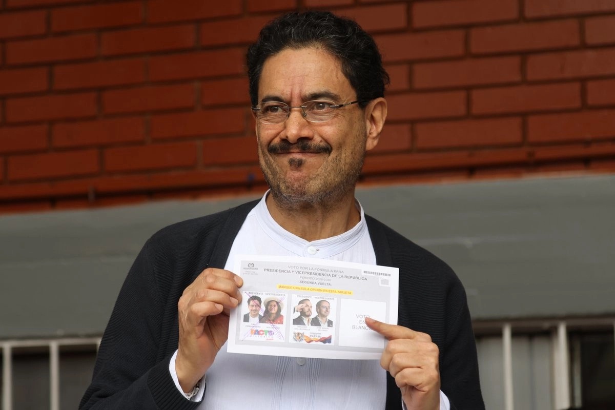 El presidente colombiano denuncia presuntas anomalías en el proceso electoral.