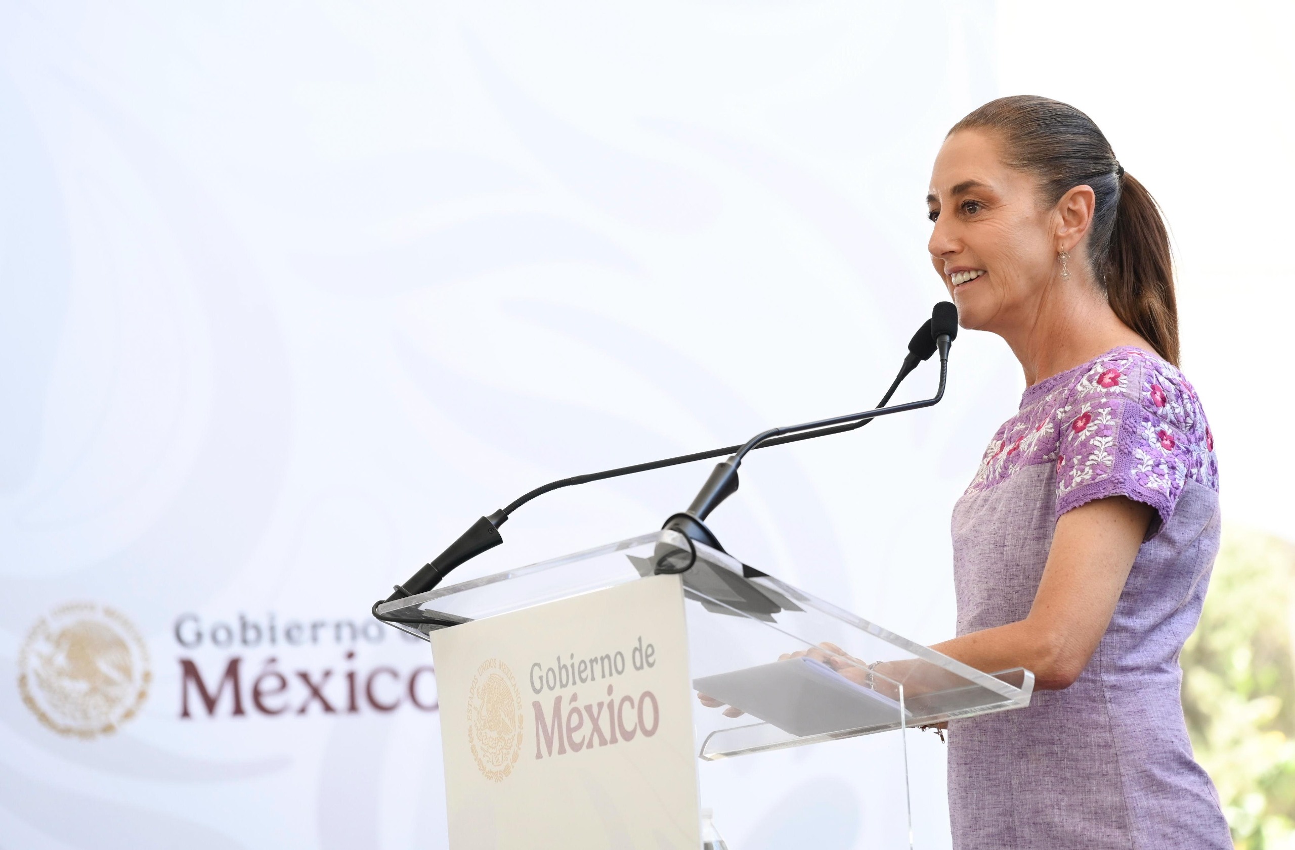 Sheinbaum encabeza la apertura de un nuevo plantel del Bachillerato Nacional en Tijuana.
