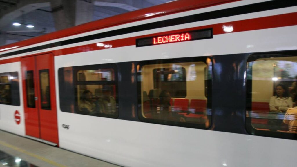 Tren suburbano Lechería-AIFA