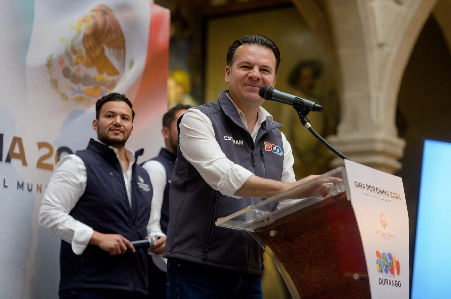 EU investigan al gobernador de Durango, Esteban Villegas